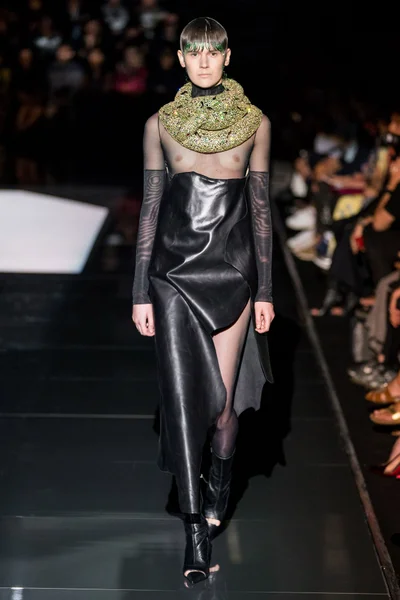 Look 9